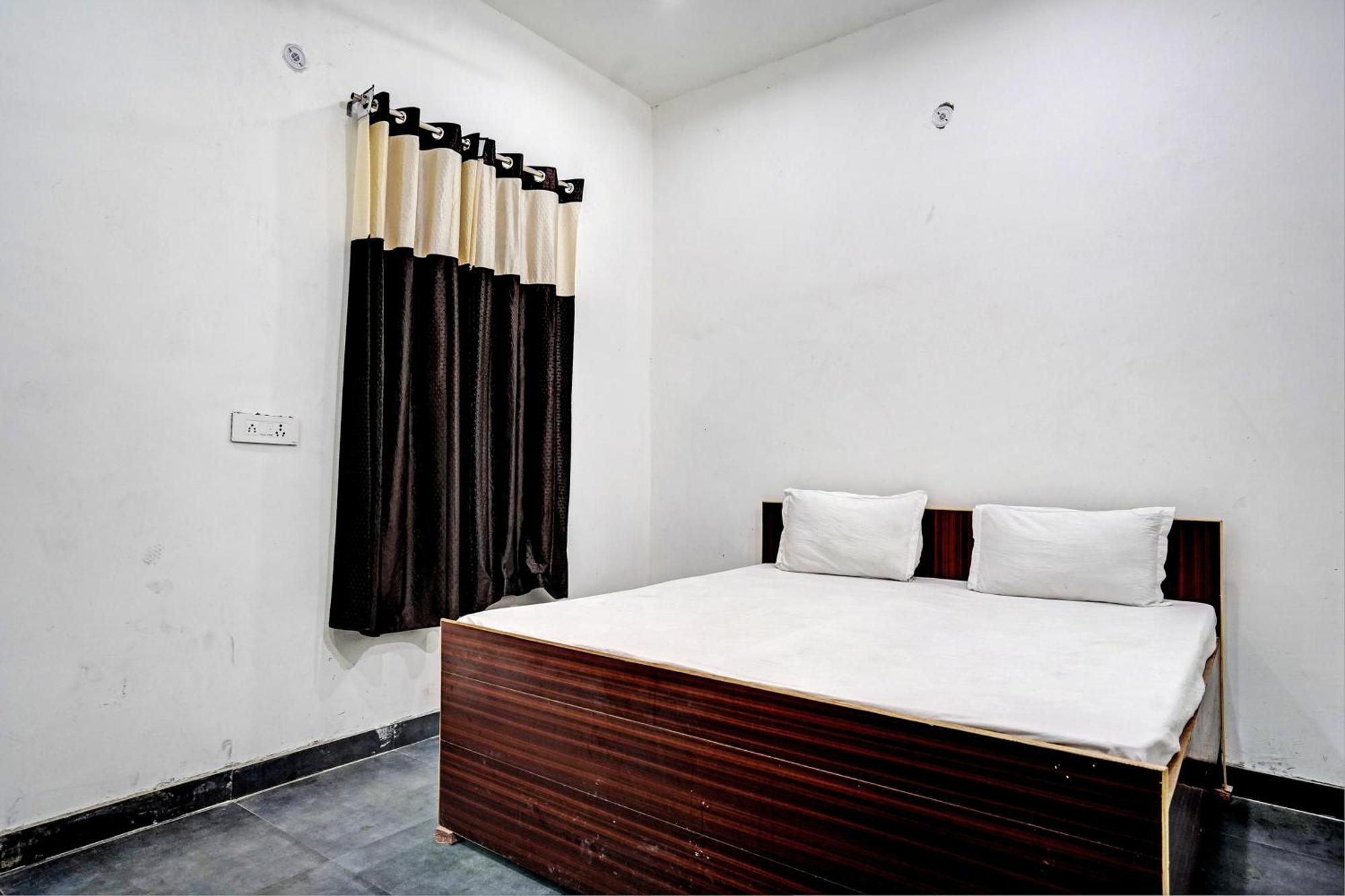 Oyo Double Ss Hotel Hāthras المظهر الخارجي الصورة