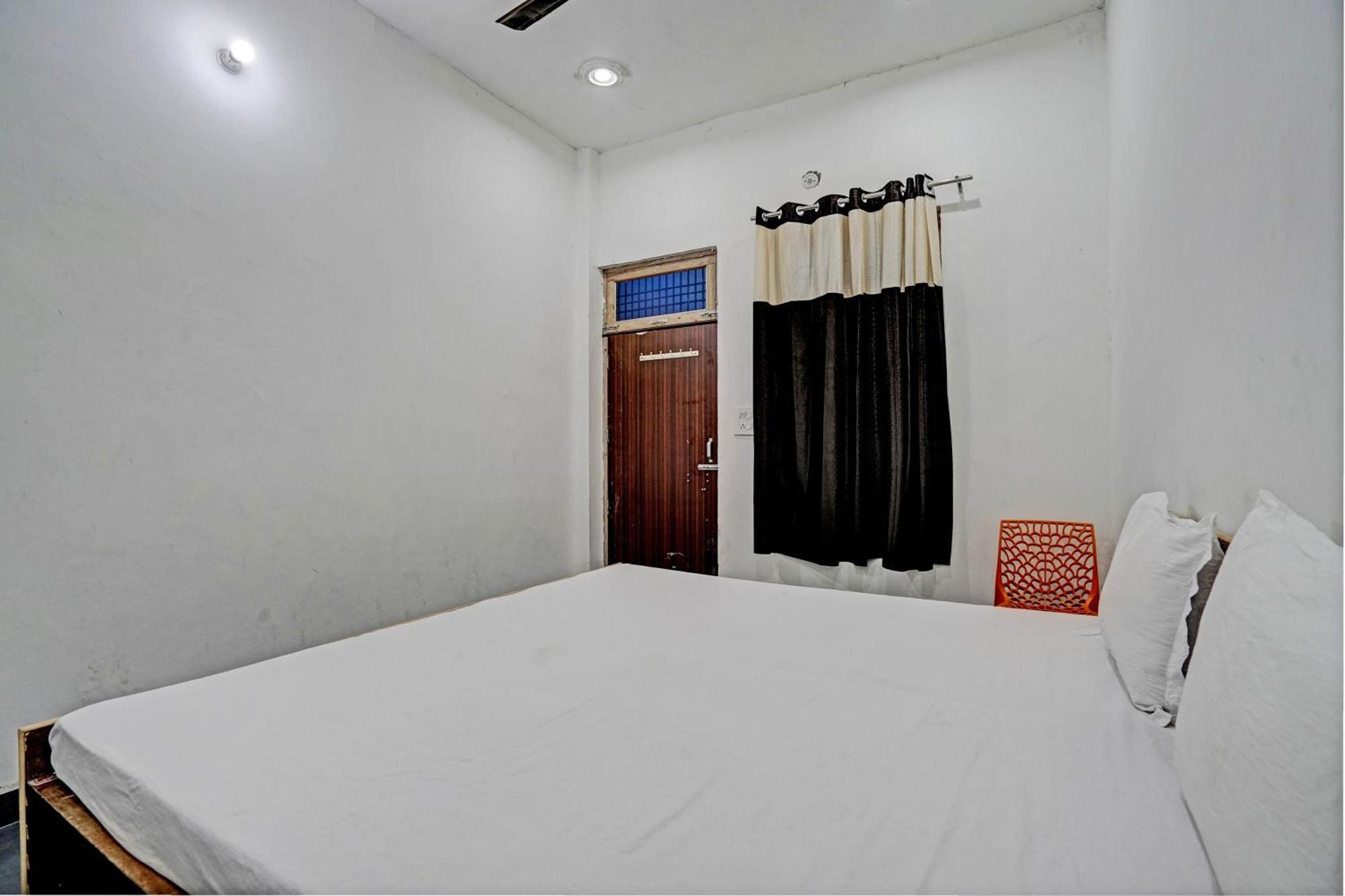 Oyo Double Ss Hotel Hāthras المظهر الخارجي الصورة