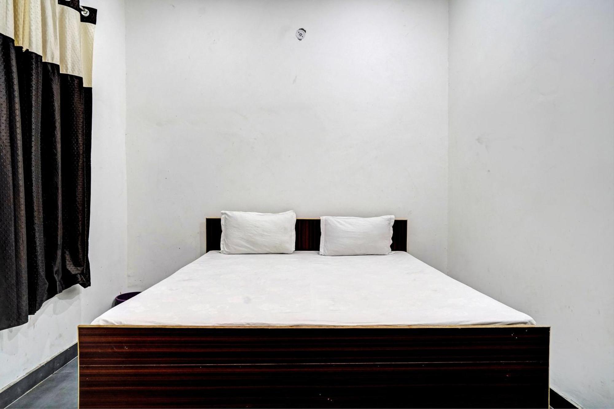 Oyo Double Ss Hotel Hāthras المظهر الخارجي الصورة
