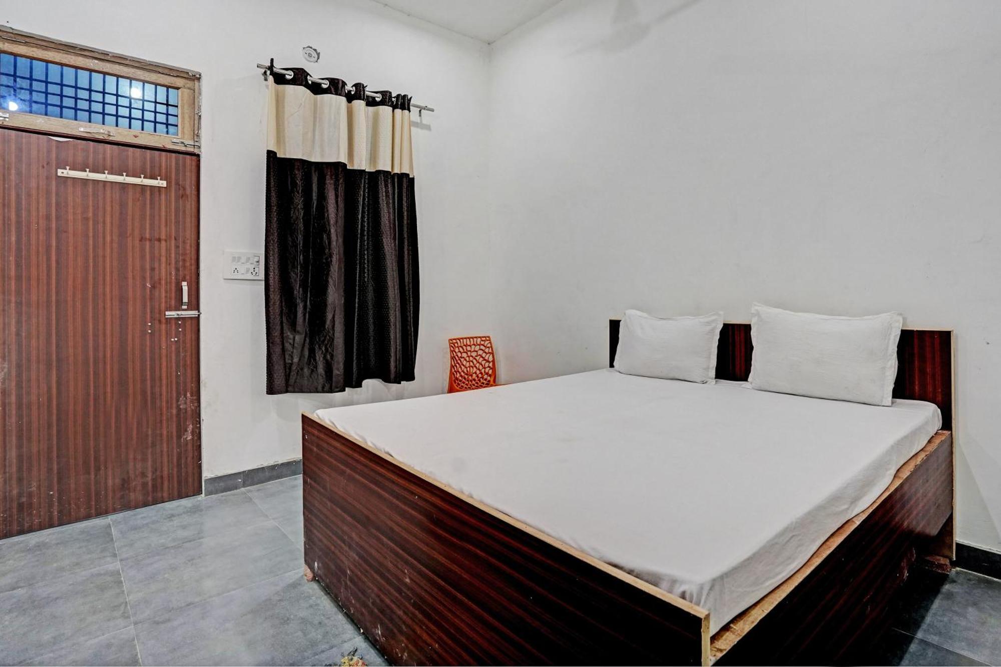 Oyo Double Ss Hotel Hāthras المظهر الخارجي الصورة