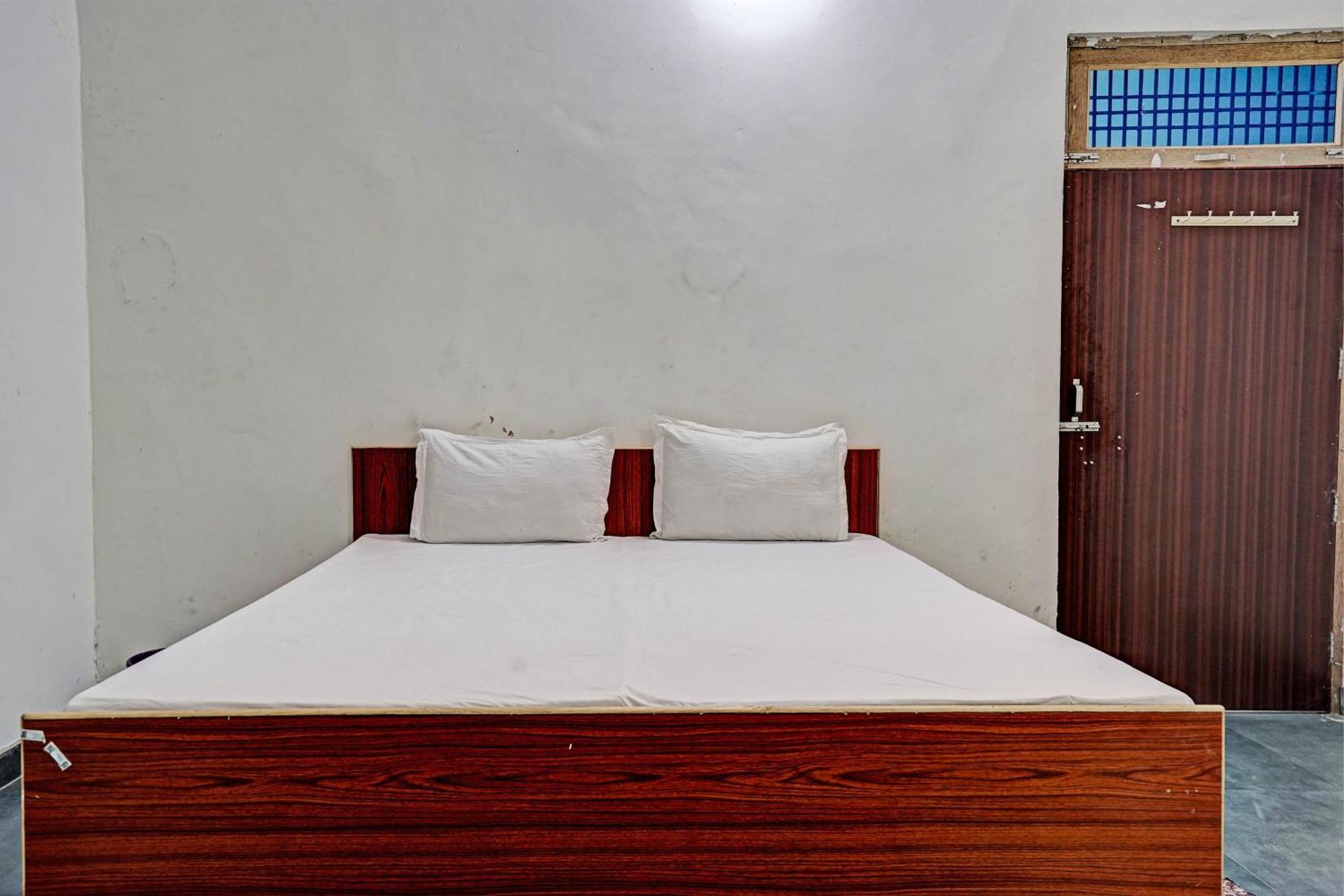 Oyo Double Ss Hotel Hāthras المظهر الخارجي الصورة