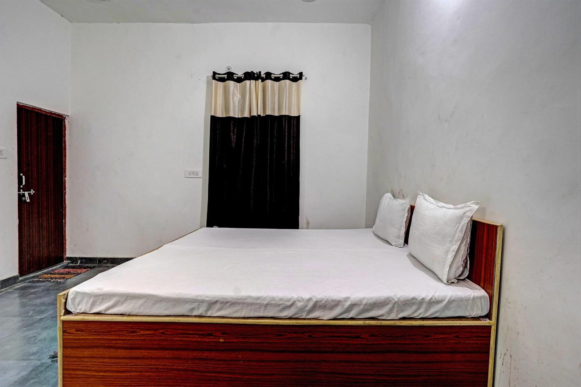 Oyo Double Ss Hotel Hāthras المظهر الخارجي الصورة
