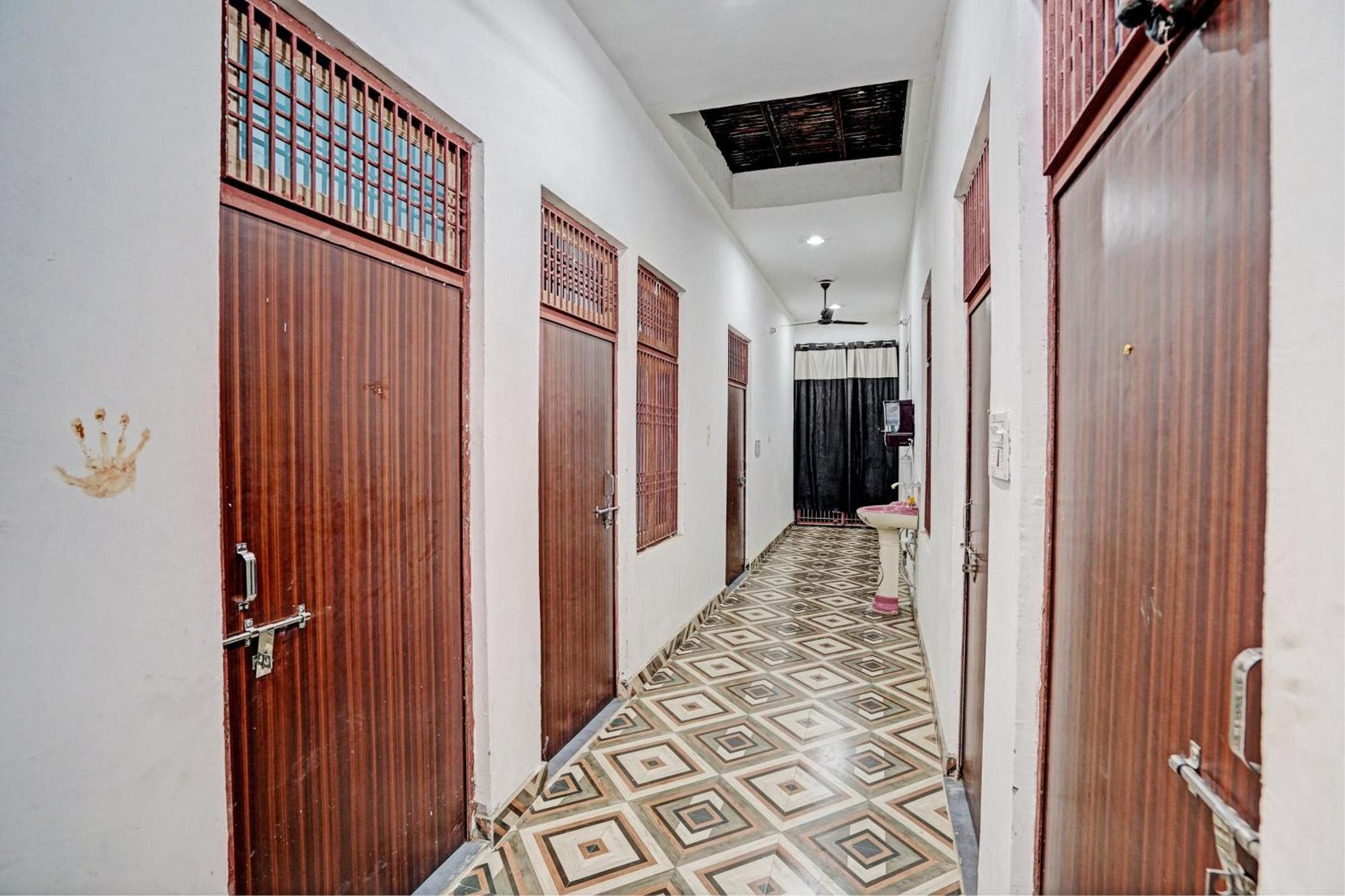 Oyo Double Ss Hotel Hāthras المظهر الخارجي الصورة